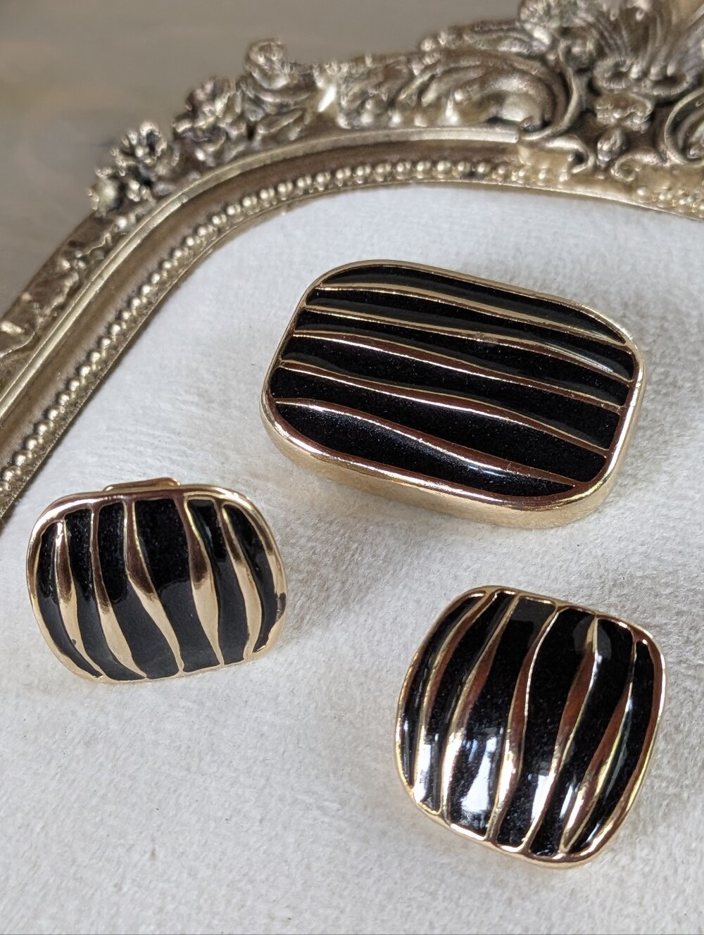 Vintage Weekenders Black Enamel & Gold-Tone Brooch + Clip-On Earrings Set